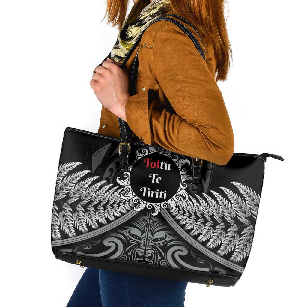 Toitu Te Tiriti Aotearoa Silver Fern Leather Tote Bag New Zealand Maori Pattern LT01 Black - Polynesian Pride