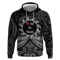 Personalised Toitu Te Tiriti Aotearoa Silver Fern Zip Hoodie New Zealand Maori Pattern LT01 Pullover Hoodie Black - Polynesian Pride