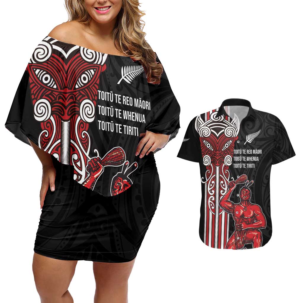 Toitu Te Reo Maori Toitu Te Whenua Toitu Te Tiriti Couples Matching Off Shoulder Short Dress and Hawaiian Shirt Maori Warrior New Zealand LT01 Black - Polynesian Pride