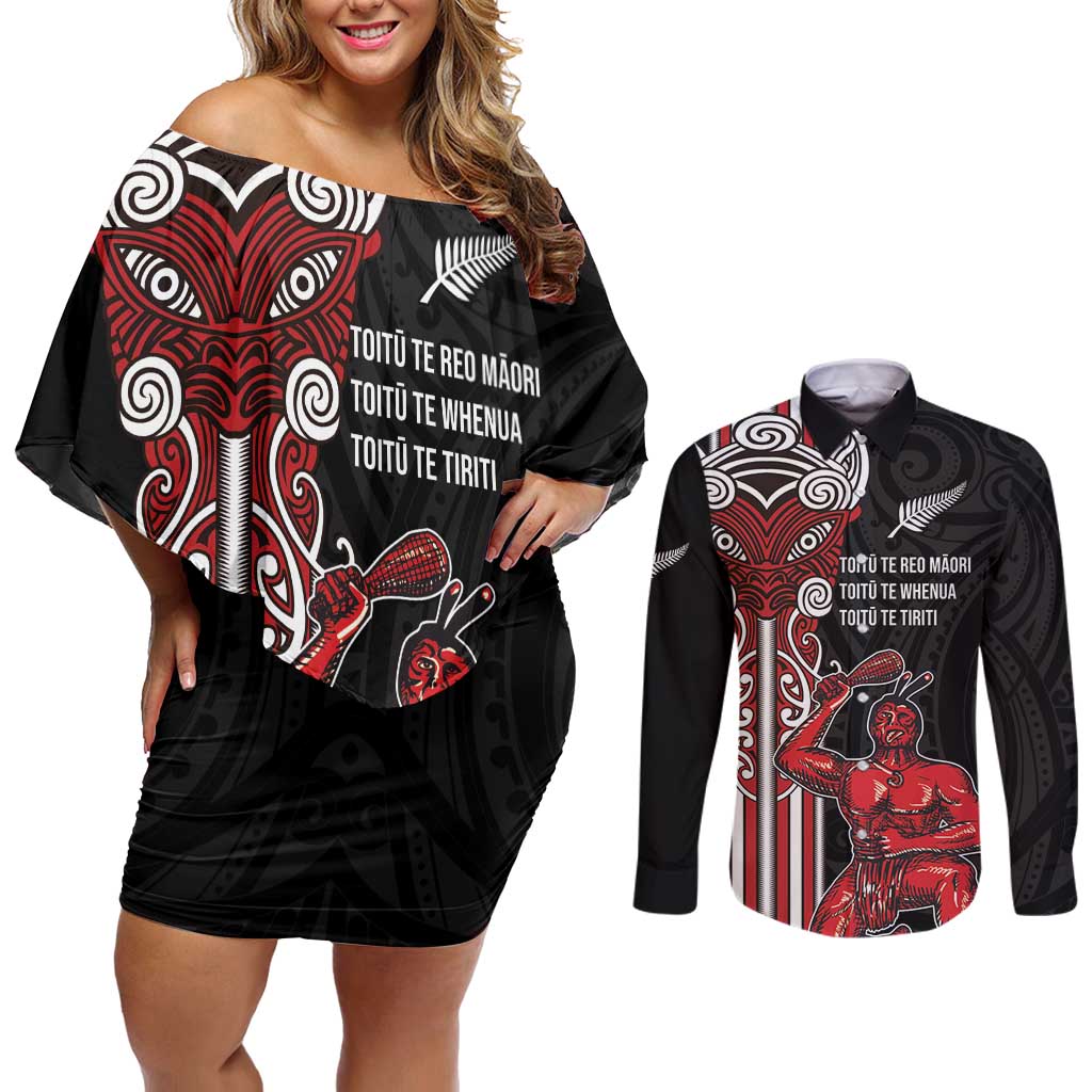 Toitu Te Reo Maori Toitu Te Whenua Toitu Te Tiriti Couples Matching Off Shoulder Short Dress and Long Sleeve Button Shirt Maori Warrior New Zealand LT01 Black - Polynesian Pride