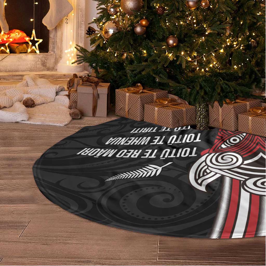 Toitu Te Reo Maori Toitu Te Whenua Toitu Te Tiriti Tree Skirt Maori Warrior LT01 - Polynesian Pride