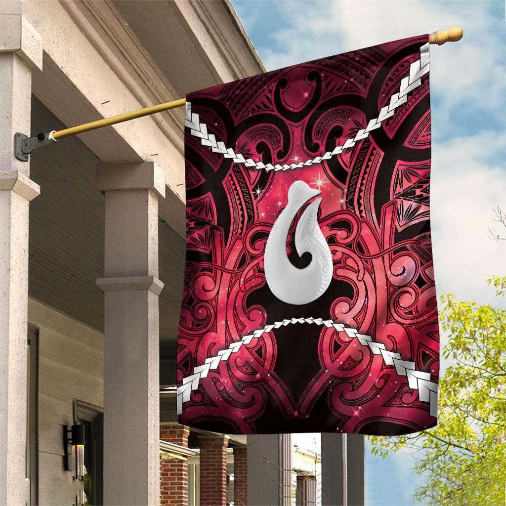 Maori Matariki Hei Matau Whero Garden Flag Maori Kowhaiwhai Pattern Galaxy LT01 House Flag Red - Polynesian Pride
