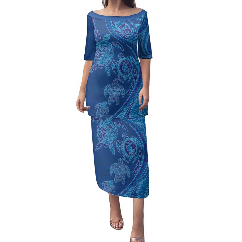 Hawaiian Turtles and Polynesian Art Tattoo Family Matching Puletasi and Hawaiian Shirt Ocean Abyss LT03 Mom's Dress Blue - Polynesian Pride