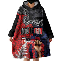 Aotearoa and Samoa Toitu Te Tiriti Wearable Blanket Hoodie Honour the Treaty - Te Tiriti Is Us LT03 - Polynesian Pride