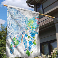 Hawaiian Couple Turtles Honi Garden Flag Polynesian Art Motifs and Hibiscus White Blue Color LT03 - Polynesian Pride