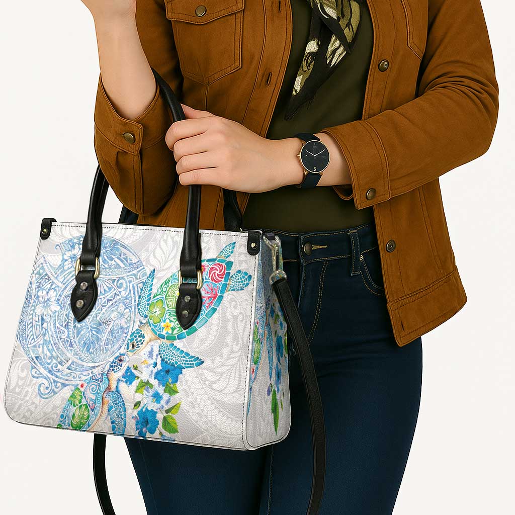 Hawaiian Couple Turtles Honi Leather Bag Polynesian Art Motifs and Hibiscus White Blue Color LT03 - Polynesian Pride