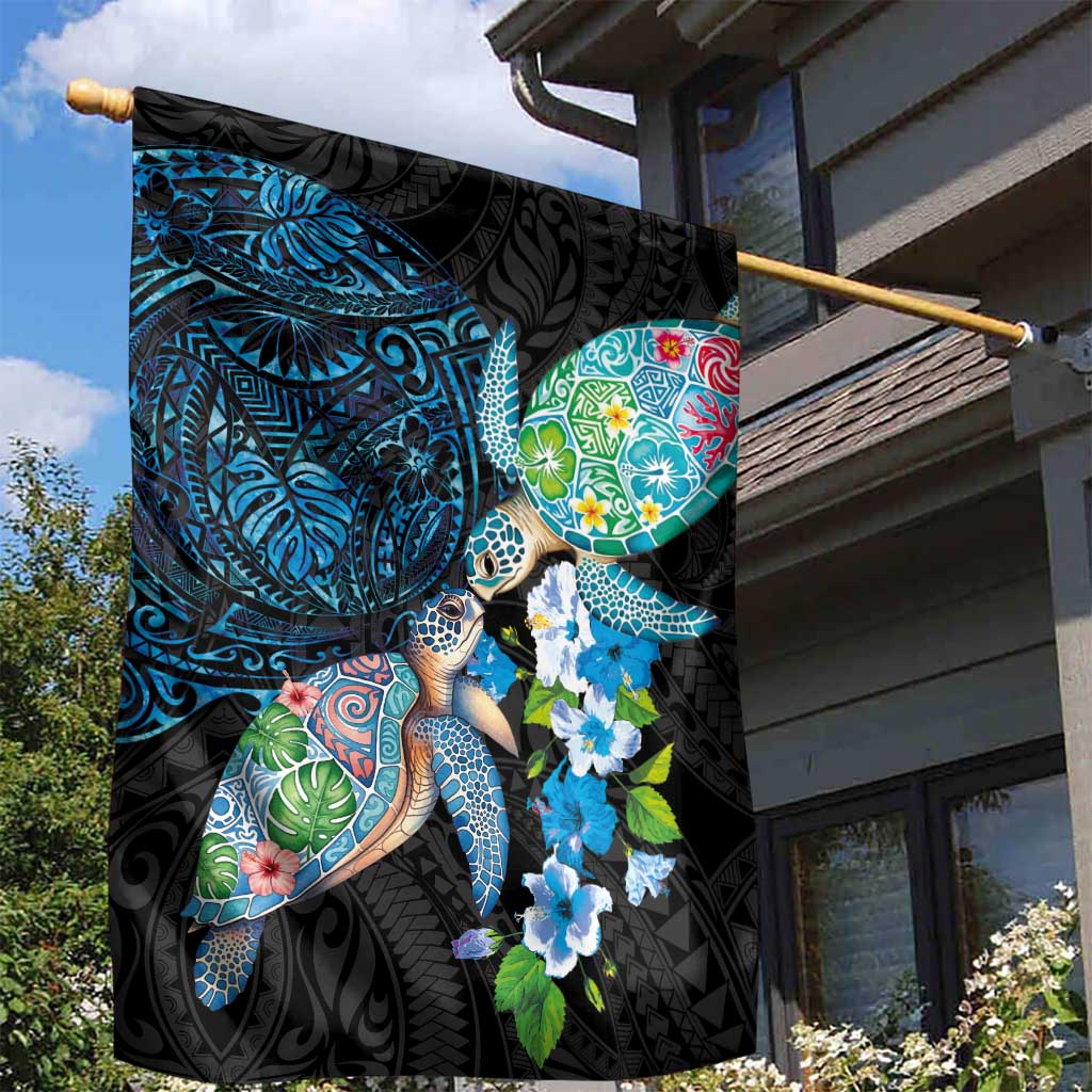 Hawaiian Couple Turtles Honi Garden Flag Polynesian Art Motifs and Hibiscus Black Blue Color LT03 - Polynesian Pride