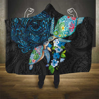 Hawaiian Couple Turtles Honi Hooded Blanket Polynesian Art Motifs and Hibiscus Black Blue Color LT03 - Polynesian Pride