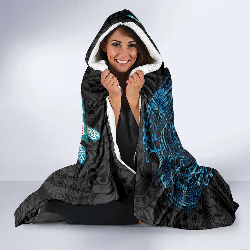 Hawaiian Couple Turtles Honi Hooded Blanket Polynesian Art Motifs and Hibiscus Black Blue Color LT03 - Polynesian Pride