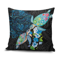 Hawaiian Couple Turtles Honi Pillow Cover Polynesian Art Motifs and Hibiscus Black Blue Color LT03 Black - Polynesian Pride