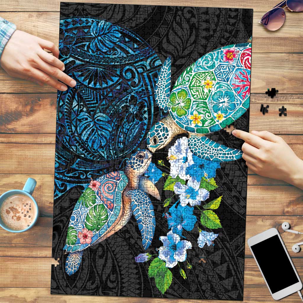 Hawaiian Couple Turtles Honi Puzzle Polynesian Art Motifs and Hibiscus Black Blue Color LT03 Black - Polynesian Pride