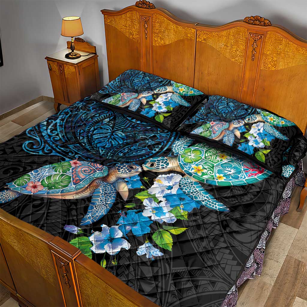 Hawaiian Couple Turtles Honi Quilt Bed Set Polynesian Art Motifs and Hibiscus Black Blue Color LT03 - Polynesian Pride