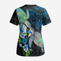 Hawaiian Couple Turtles Honi Scrub Top Polynesian Art Motifs and Hibiscus Black Blue Color LT03 - Polynesian Pride