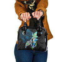 Hawaiian Couple Turtles Honi Shoulder Handbag Polynesian Art Motifs and Hibiscus Black Blue Color LT03 One Size Black - Polynesian Pride
