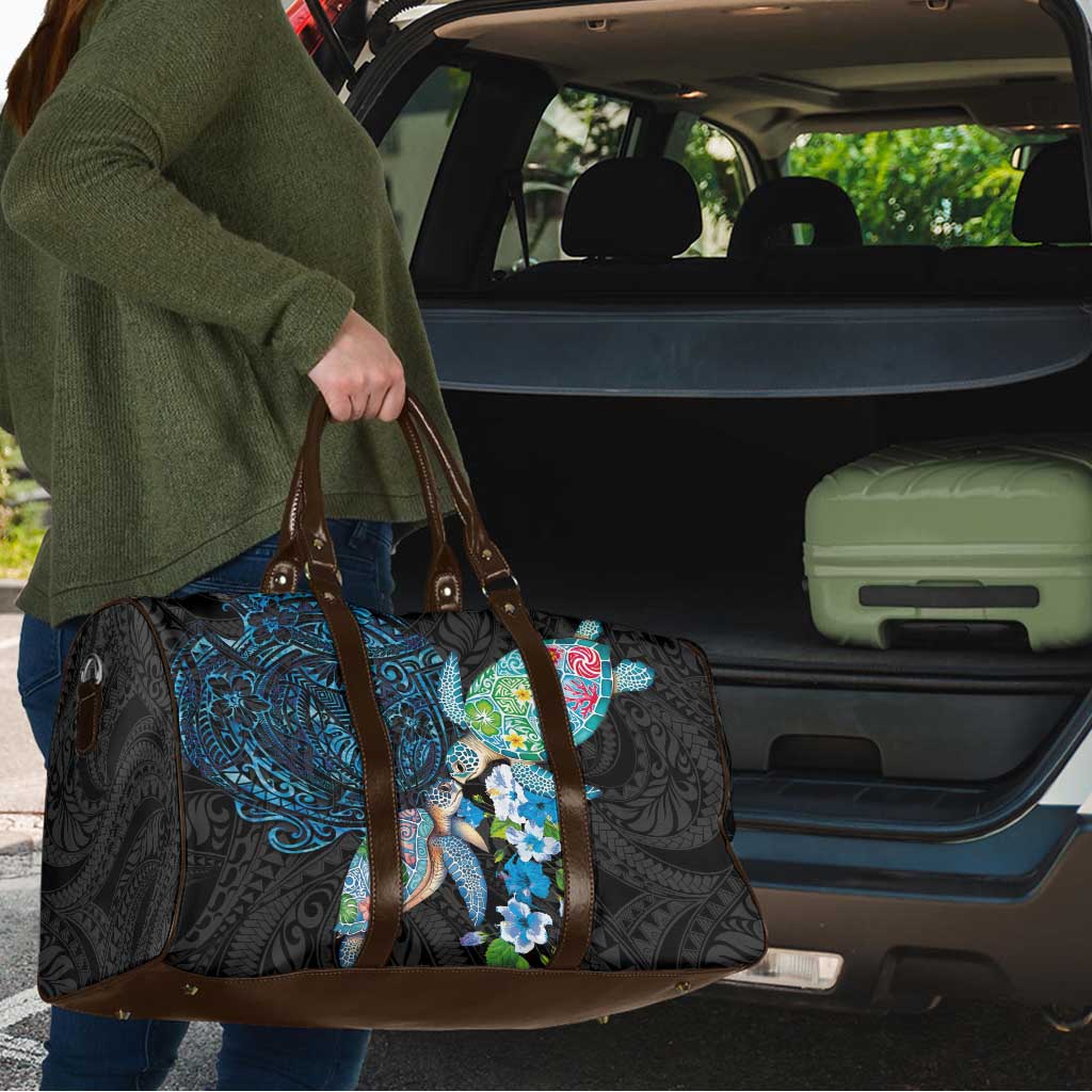 Hawaiian Couple Turtles Honi Travel Bag Polynesian Art Motifs and Hibiscus Black Blue Color LT03 - Polynesian Pride