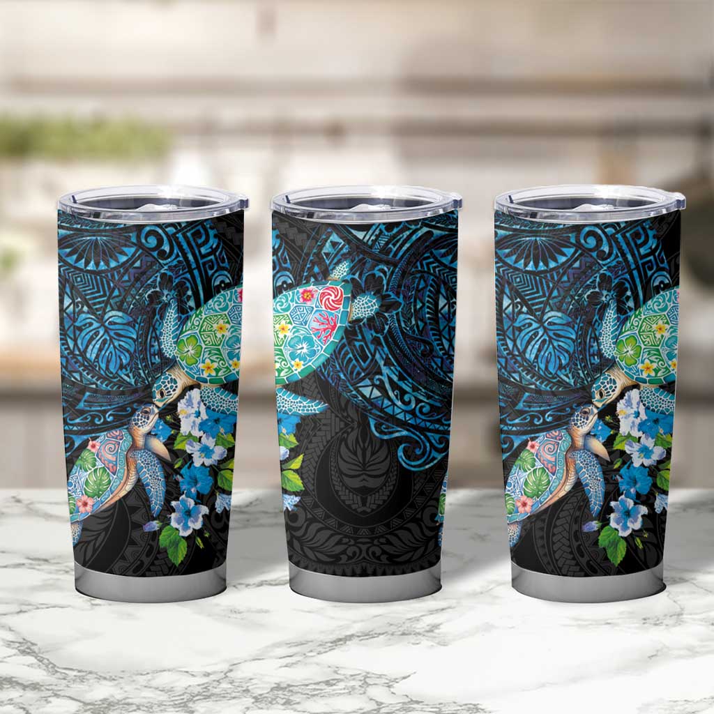 Hawaiian Couple Turtles Honi Tumbler Cup Polynesian Art Motifs and Hibiscus Black Blue Color LT03 - Polynesian Pride