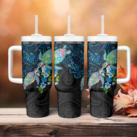 Hawaiian Couple Turtles Honi Tumbler With Handle Polynesian Art Motifs and Hibiscus Black Blue Color LT03 - Polynesian Pride