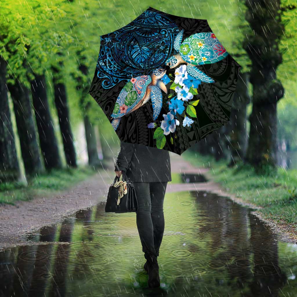 Hawaiian Couple Turtles Honi Umbrella Polynesian Art Motifs and Hibiscus Black Blue Color LT03 - Polynesian Pride