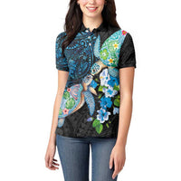 Hawaiian Couple Turtles Honi Women Polo Shirt Polynesian Art Motifs and Hibiscus Black Blue Color - Polynesian Pride