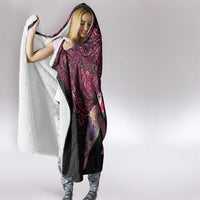 Hawaiian Couple Turtles Honi Hooded Blanket Polynesian Art Motifs and Hibiscus Black Red Color LT03 - Polynesian Pride
