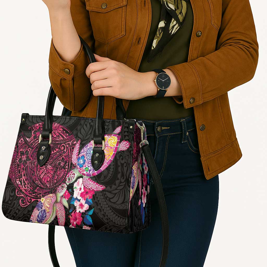 Hawaiian Couple Turtles Honi Leather Bag Polynesian Art Motifs and Hibiscus Black Red Color LT03 - Polynesian Pride