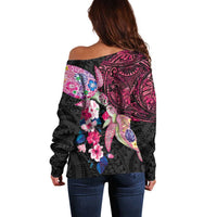 Hawaiian Couple Turtles Honi Off Shoulder Sweater Polynesian Art Motifs and Hibiscus Black Red Color LT03 - Polynesian Pride