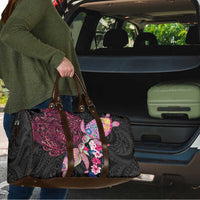 Hawaiian Couple Turtles Honi Travel Bag Polynesian Art Motifs and Hibiscus Black Red Color LT03 - Polynesian Pride