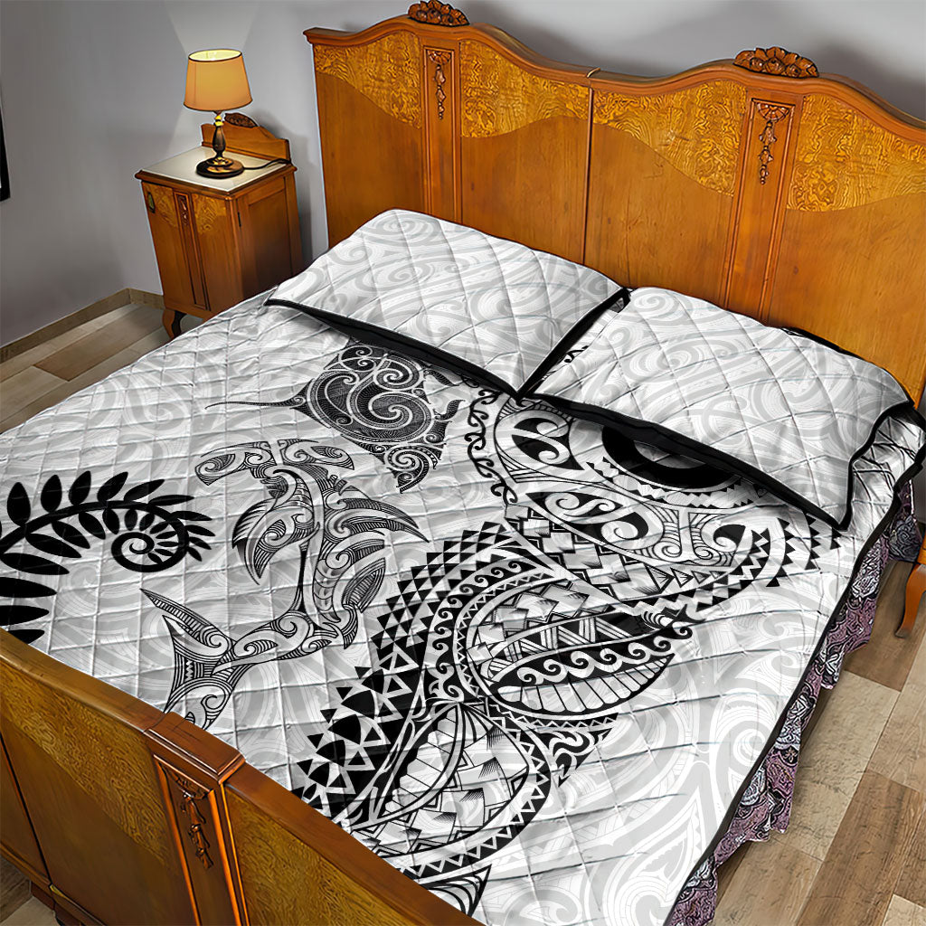 Aotearoa Maori Sea Animals Tribal Quilt Bed Set Manta Ray and Shark Moko Pattern White Color