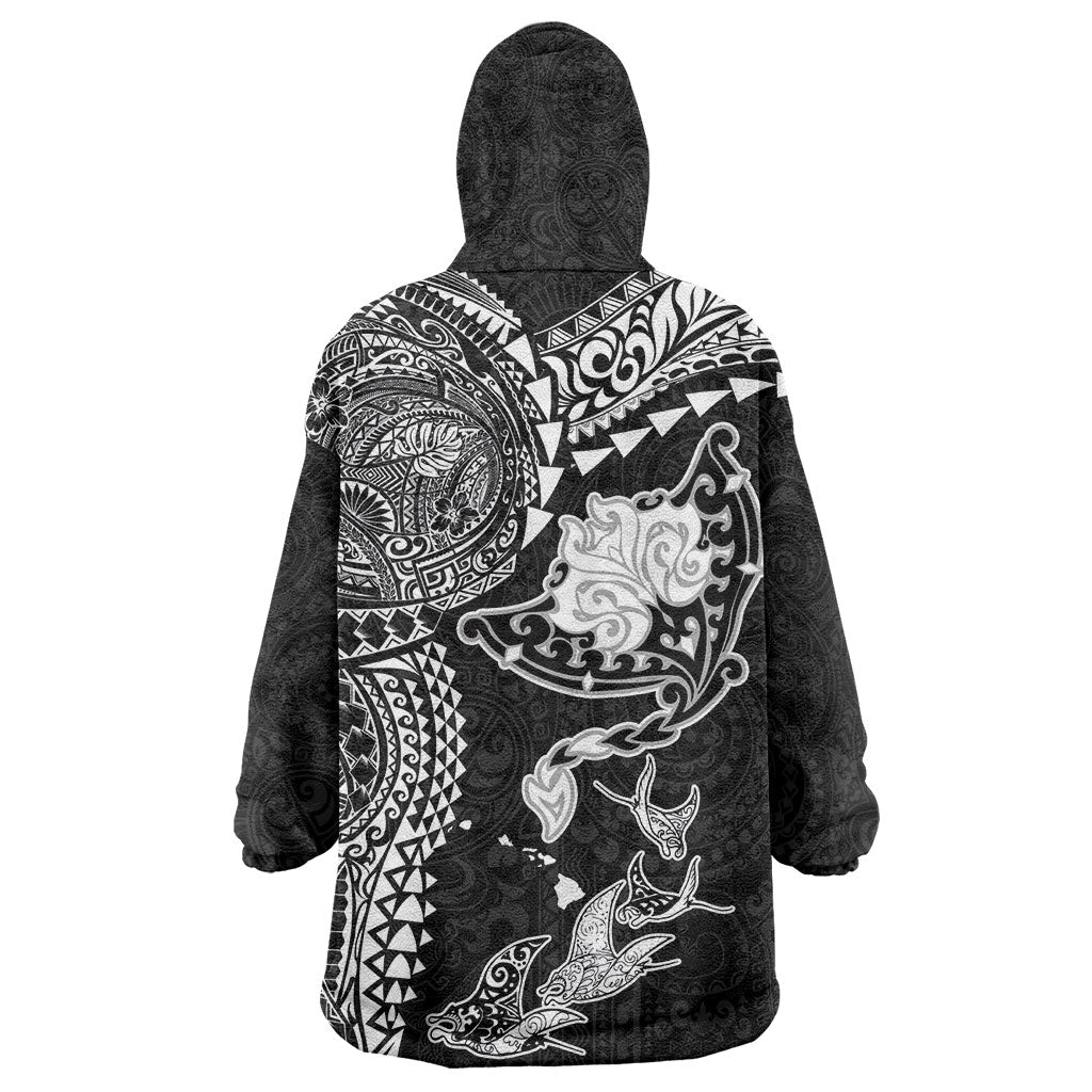 Hawaiian Manta Ray Tribal Wearable Blanket Hoodie Polynesian Art Motifs Black Color LT03 - Polynesian Pride