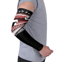 New Zealand Christmas Arm Sleeves Funny Santa Claus Haka Dance with Tukutuku LT03 - Polynesian Pride