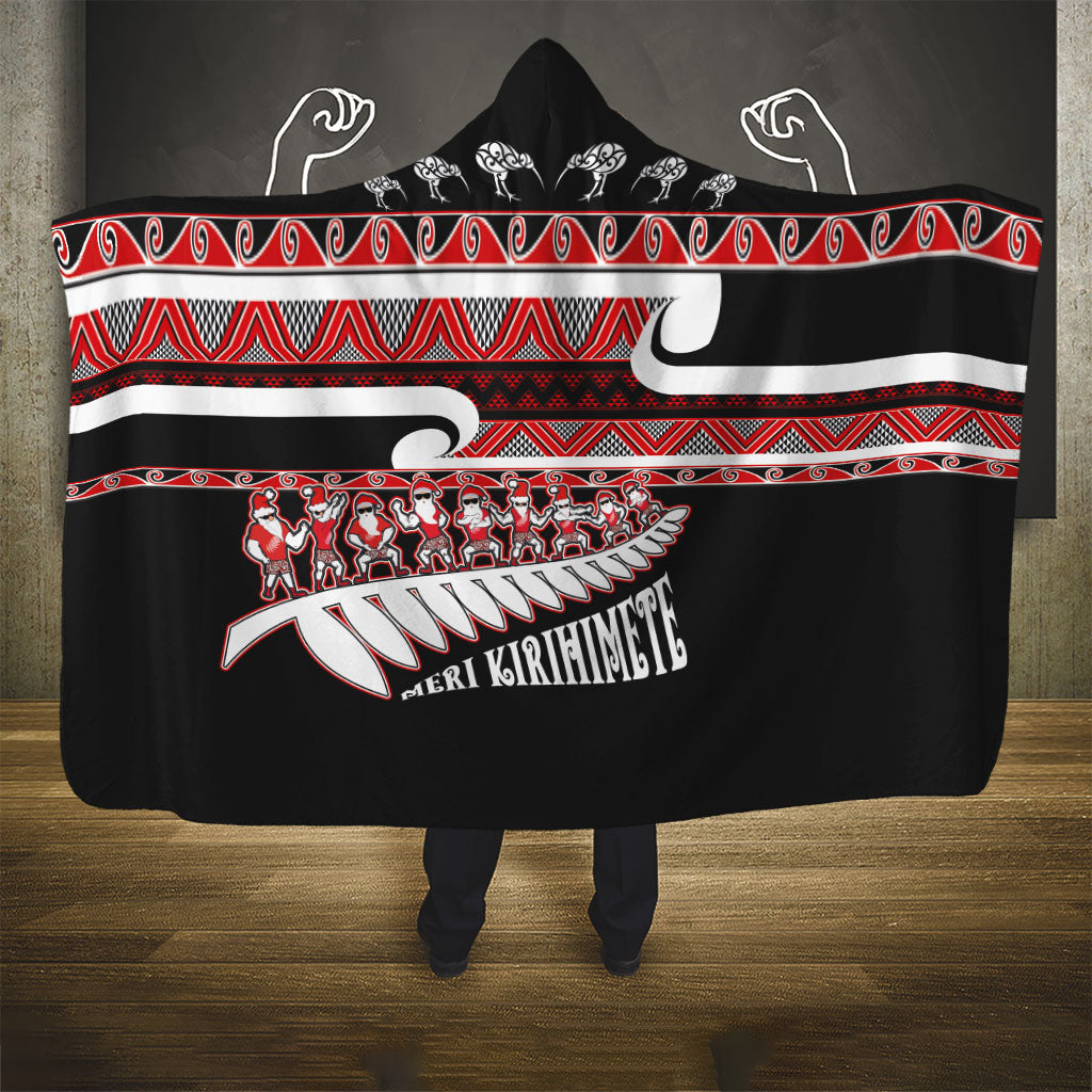 New Zealand Christmas Hooded Blanket Funny Santa Claus Haka Dance with Tukutuku LT03 - Polynesian Pride