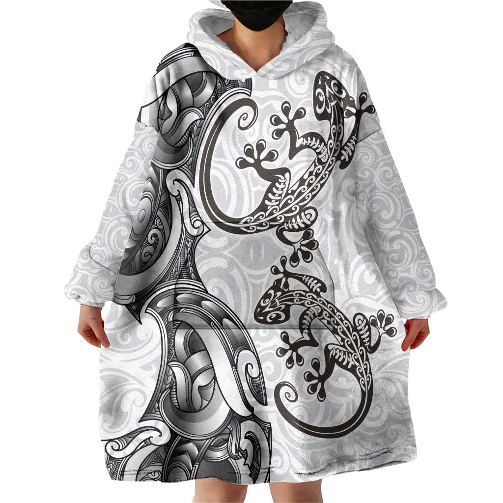 New Zealand Gecko Maori Art Tattoo Wearable Blanket Hoodie White Color LT03 - Polynesian Pride