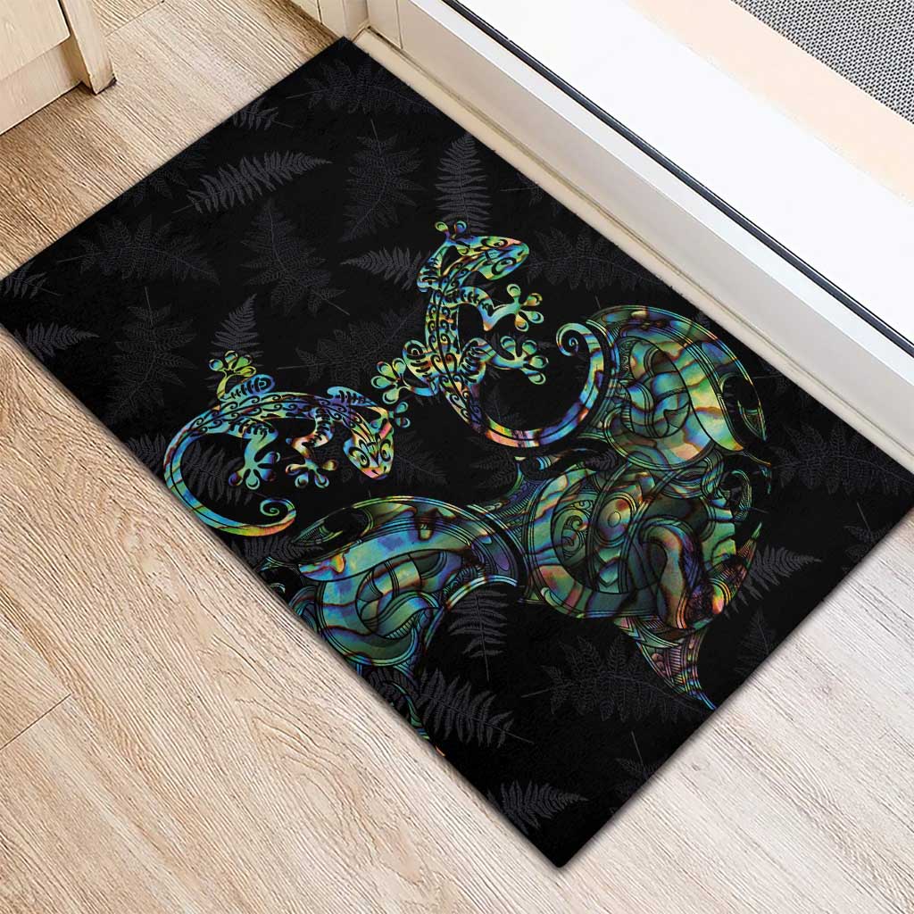New Zealand Gecko Maori Art Tattoo Rubber Doormat Silver Fern and Paua Shell Mode LT03 - Polynesian Pride