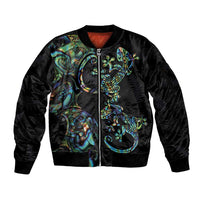 New Zealand Gecko Maori Art Tattoo Sleeve Zip Bomber Jacket Silver Fern and Paua Shell Mode LT03 Unisex Black - Polynesian Pride
