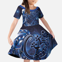 New Zealand Gecko Maori Art Tattoo Family Matching Off Shoulder Maxi Dress and Hawaiian Shirt Matariki Mode LT03 Daughter's Dress Blue - Polynesian Pride