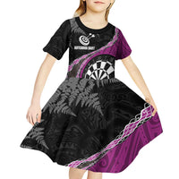 Personalised New Zealand Darts Kid Short Sleeve Dress Koru Tribal Tattoo and Silver Fern Maori Pattern Pink Color LT03 - Polynesian Pride