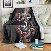 Aotearoa Toitu Te Tiriti Taniko Blanket Maori Taniwha Haka - Honour the Treaty LT03 Black - Polynesian Pride