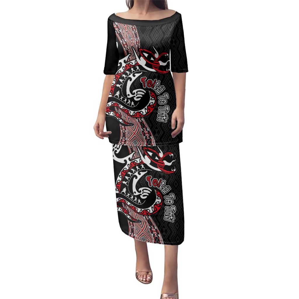 Aotearoa Toitu Te Tiriti Taniko Family Matching Puletasi and Hawaiian Shirt Maori Taniwha Haka - Honour the Treaty LT03 Mom's Dress Black - Polynesian Pride