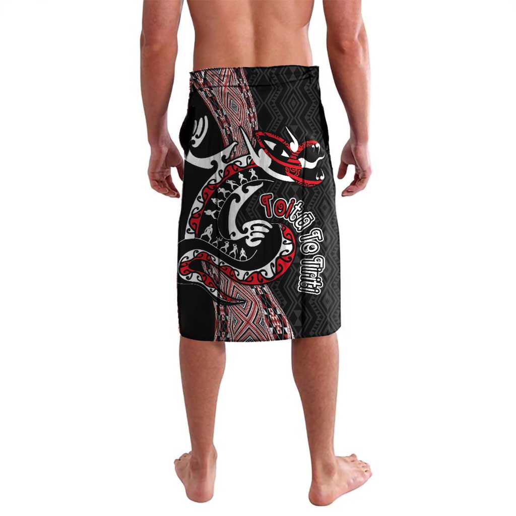 Aotearoa Toitu Te Tiriti Taniko Lavalava Maori Taniwha Haka - Honour the Treaty LT03 - Polynesian Pride