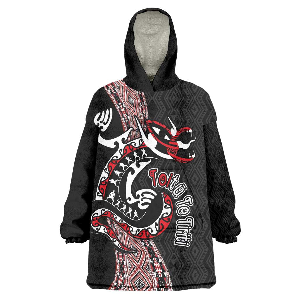 Aotearoa Toitu Te Tiriti Taniko Wearable Blanket Hoodie Maori Taniwha Haka - Honour the Treaty LT03 One Size Black - Polynesian Pride