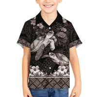 Hawaiian Lei Turtle and Plumeria Family Matching Puletasi and Hawaiian Shirt Polynerian Art Tattoo-Grayscale Mode LT03 Son's Shirt Black - Polynesian Pride