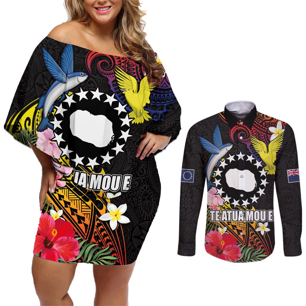Cook Islands Independence Day Couples Matching Off Shoulder Short Dress and Long Sleeve Button Shirt Maroro and Kakaia with Hibiscus Flower Polynesian Pattern LT03 Black - Polynesian Pride