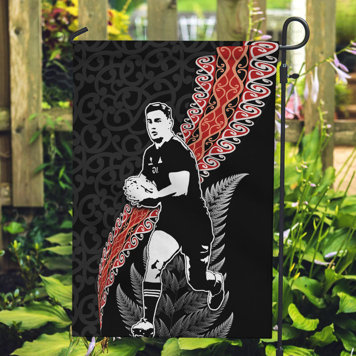 New Zealand Maori Rugby Player Garden Flag Maori and Silver Fern Half Style LT03 Garden Flag Black - Polynesian Pride