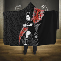 New Zealand Maori Rugby Player Hooded Blanket Maori and Silver Fern Half Style LT03 One Size Black - Polynesian Pride