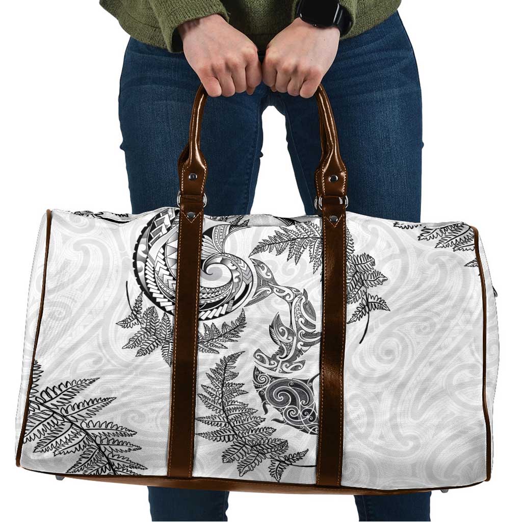 New Zealand Sea Animals with Maori Tribal Tattoo Travel Bag Shark Manta Ray with Silver Fern White LT03 White - Polynesian Pride