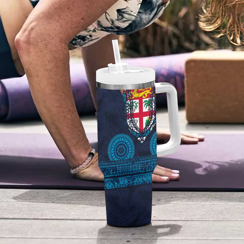 Fiji Coat of Arms Traditional Dashiki Tumbler With Handle Tapa Art and Palm Leaves Pattern Dark Navy Color LT03 - Polynesian Pride