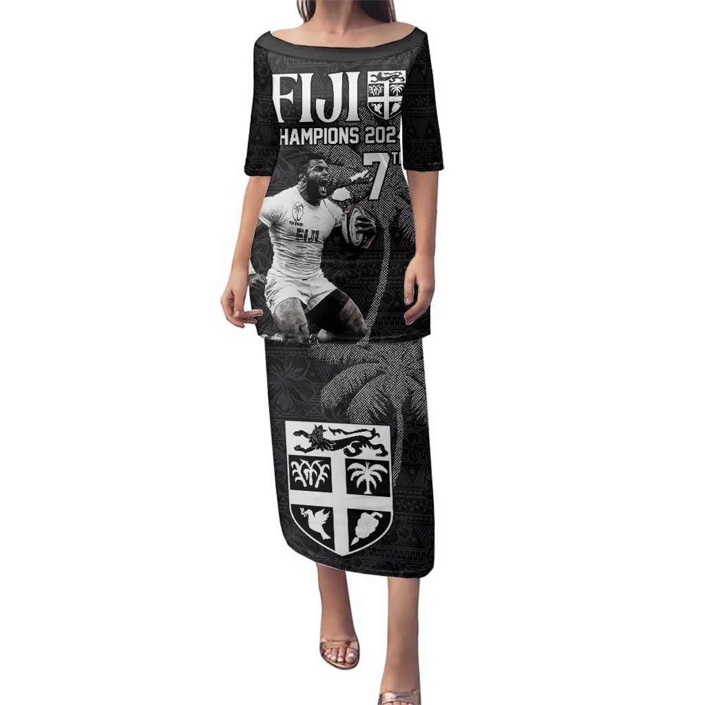 Custom Fiji Rugby Pacific Champions 2024 Family Matching Puletasi and Hawaiian Shirt Anniversary 7 Titles - Fijians Rugby and Tapa Hibiscus Black Art LT03 Mom's Dress Black - Polynesian Pride