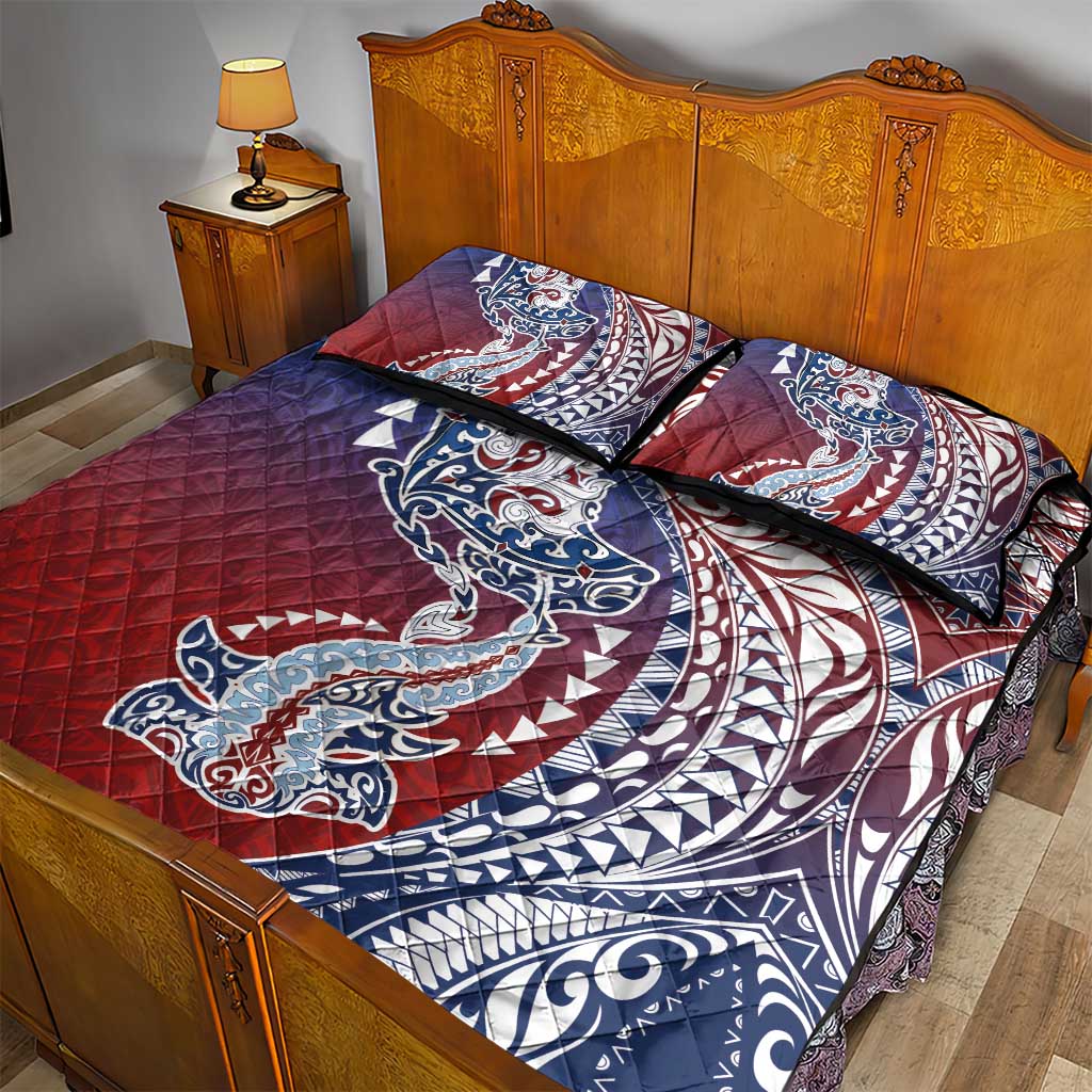 Hawaiian Manta Ray and Hammerhead Shark Tribal Tattoo Quilt Bed Set with Polynesian Tribal Pattern Hawaii Flag Color LT03 - Polynesian Pride