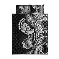 Hawaiian Manta Ray and Hammerhead Shark Tribal Tattoo Quilt Bed Set with Polynesian Tribal Pattern Black-White Color