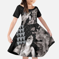 Hawaiian Turtle Love Couple Family Matching Mermaid Dress and Hawaiian Shirt - Sweet Hibiscus and Kakau Pattern Grayscale Color LT03 Daughter's Dress Black - Polynesian Pride